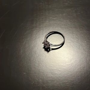 Gemstone ring